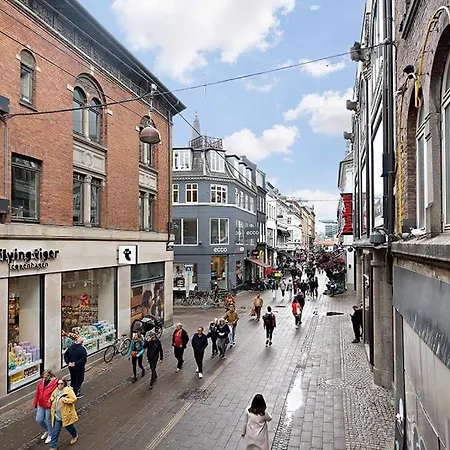 Heart Of Downtown - Modern & Balcony Apartment Copenhagen