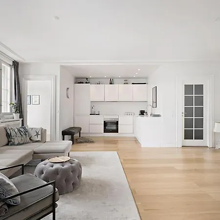 Heart Of Downtown - Modern & Balcony Apartmán *