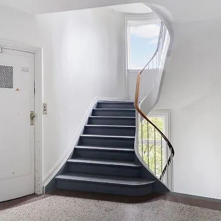 דירה Heart Of Downtown - Modern & Balcony